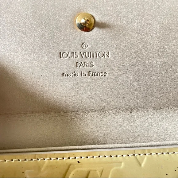 Louis Vuitton Porte Monnaie Bi-fold Wallet M91167 Monogram Vernis Beige